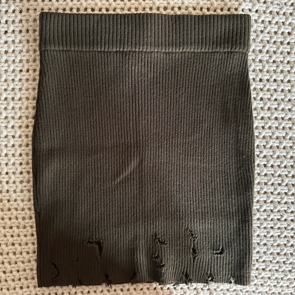 White Fox Boutique Ribbed Knit Olive Green Mini Skirt S - Picture 1 of 2